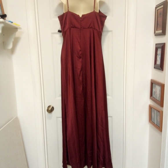 🆕 Lulu's 👗 Size Small🌹 burgundy color dress suer soft - Picture 12 of 14